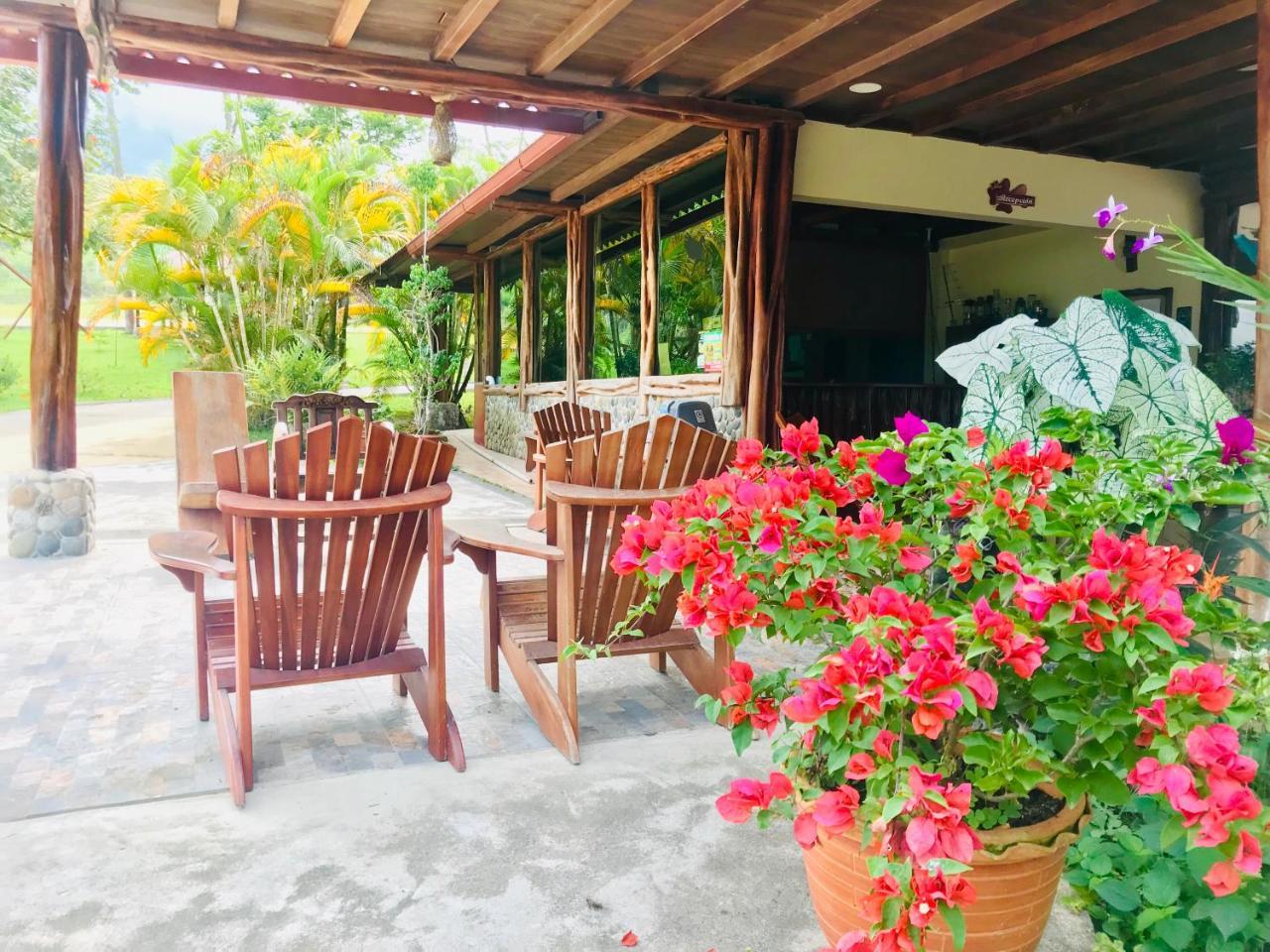 Hosteria Tierra Dorada Yantzaza Exterior foto